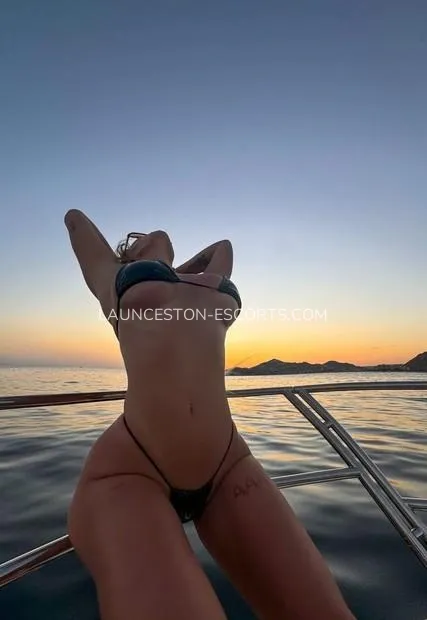 Launceston escorts Lauren — 2
