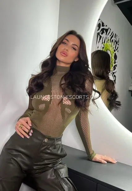 Launceston escorts Märta — 4