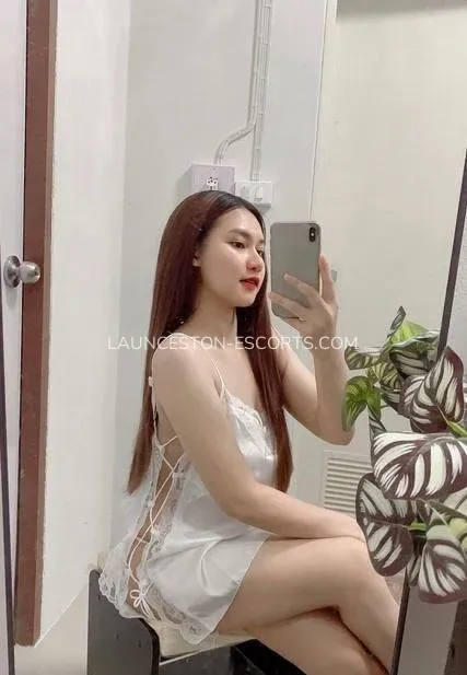 Launceston escorts Clio — 4