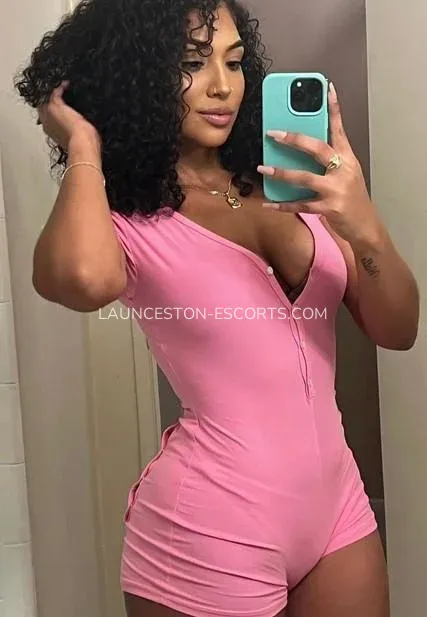 Launceston escorts Ellinor — 1